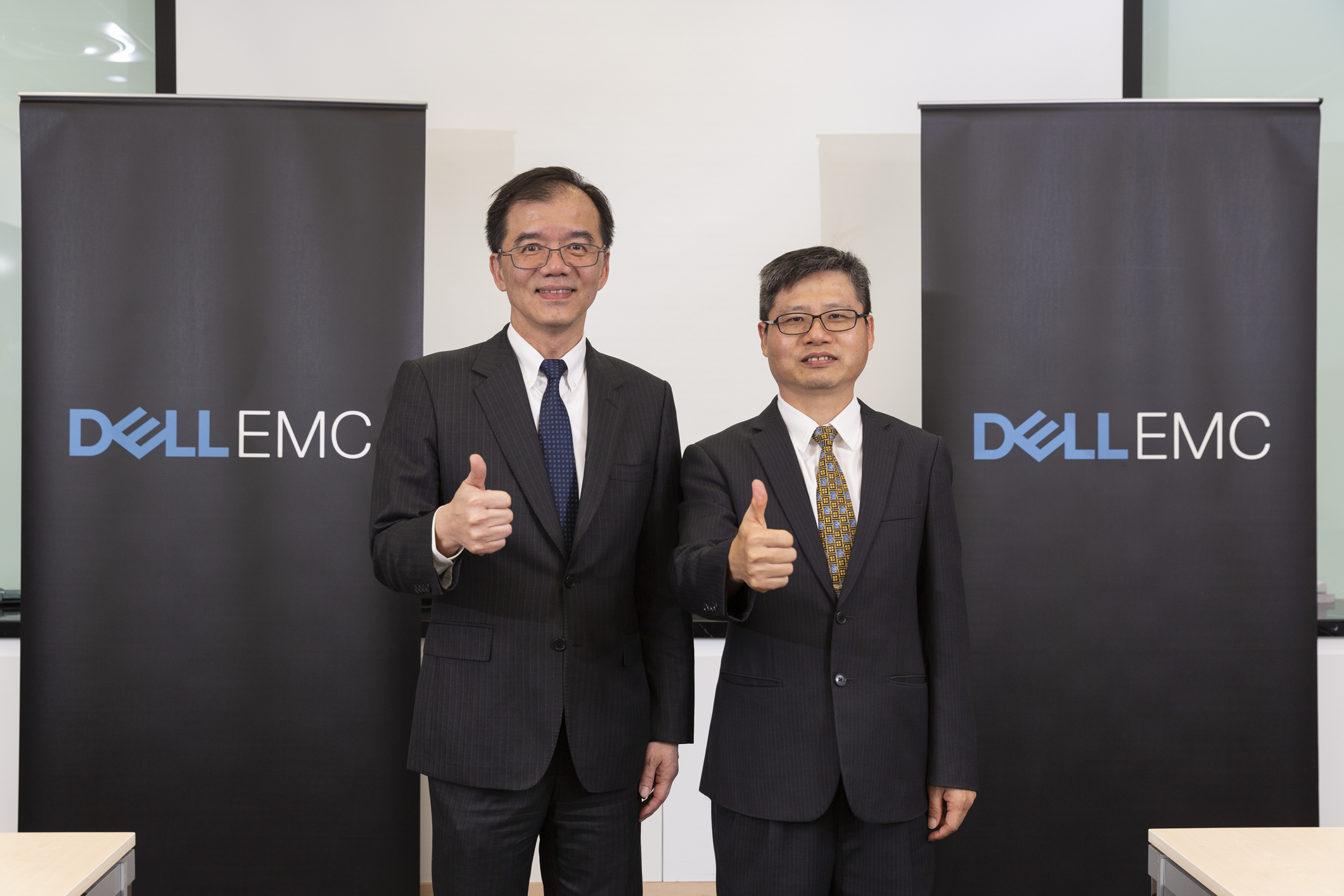 2760_【圖一】（左起）Dell EMC台灣區總經理廖仁祥、銓寶工業總經理謝樹林.jpg